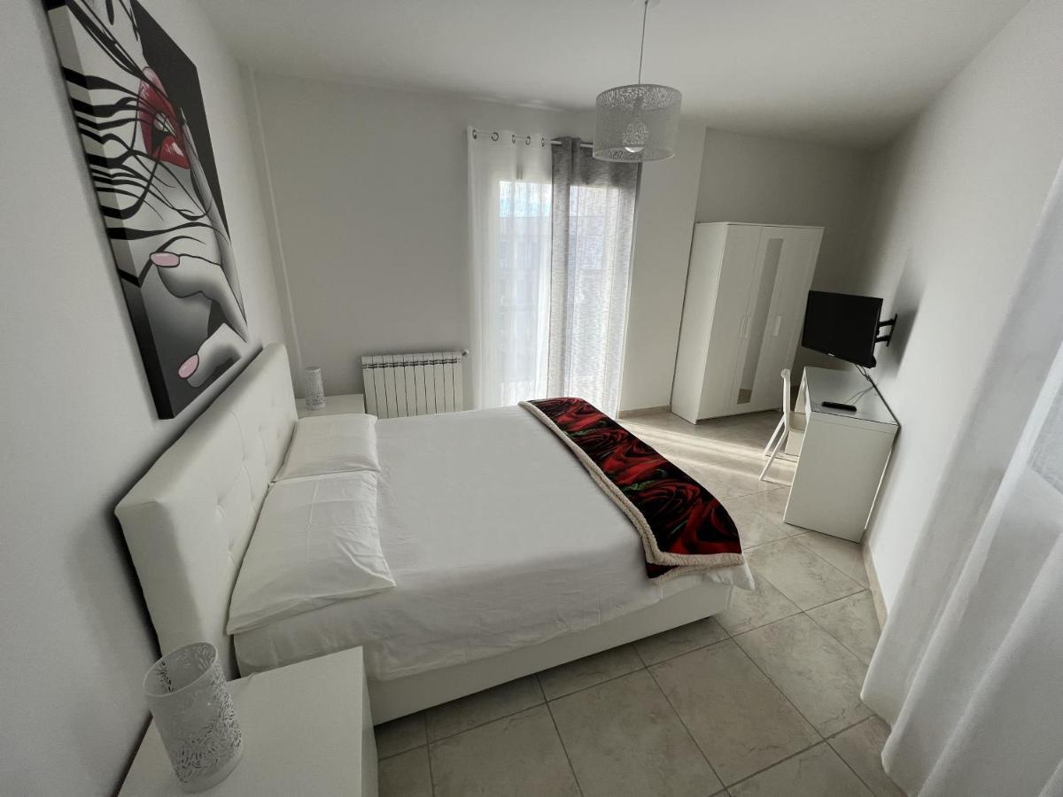 Casa Vacanze Le Tre Scimmiette Paterno  Ngoại thất bức ảnh